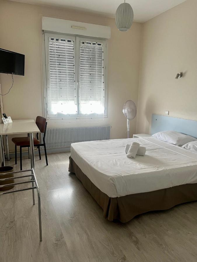 Le Relais De La Route Bleue Hotel Saint-Loup  Buitenkant foto