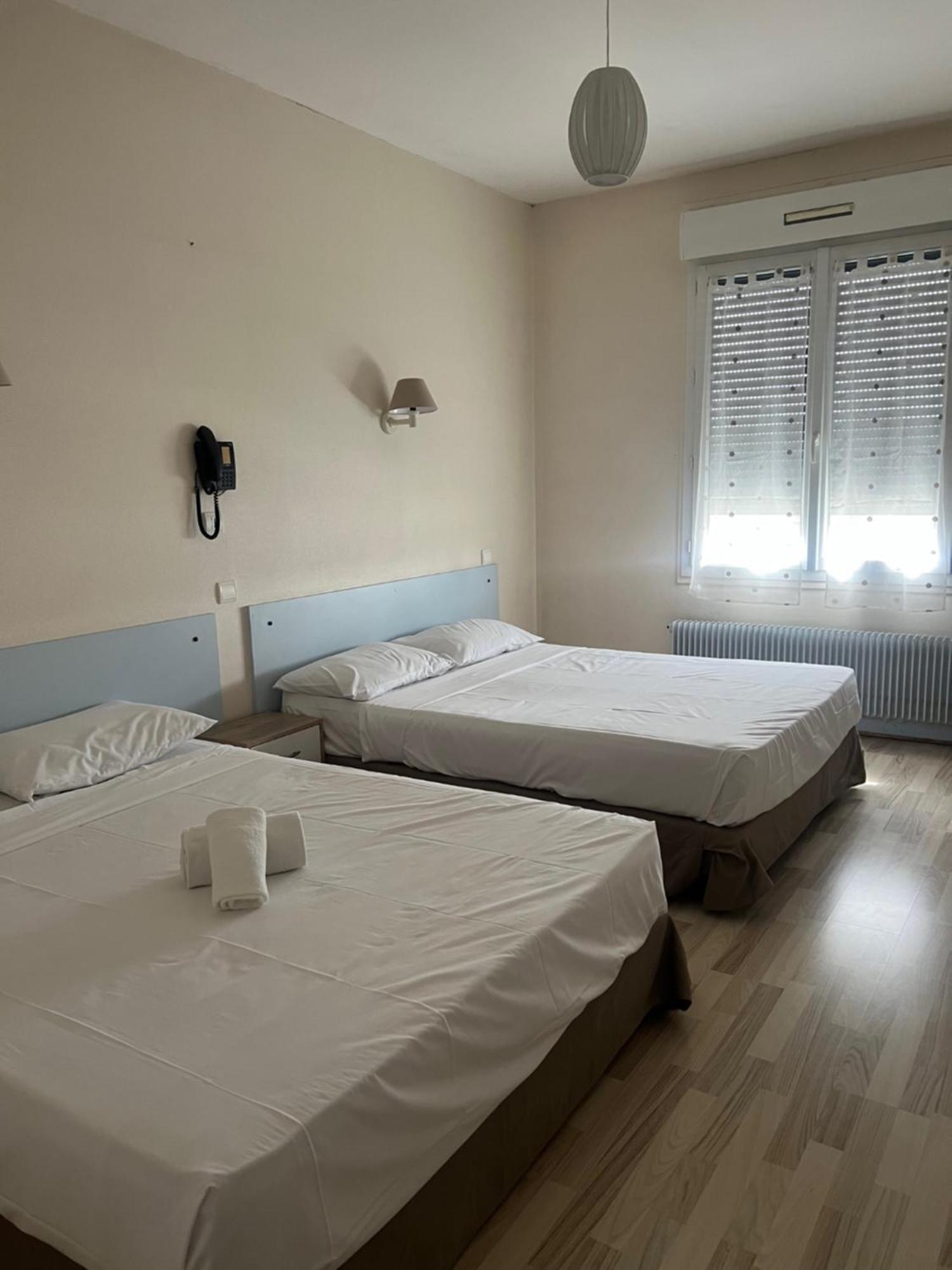 Le Relais De La Route Bleue Hotel Saint-Loup  Buitenkant foto