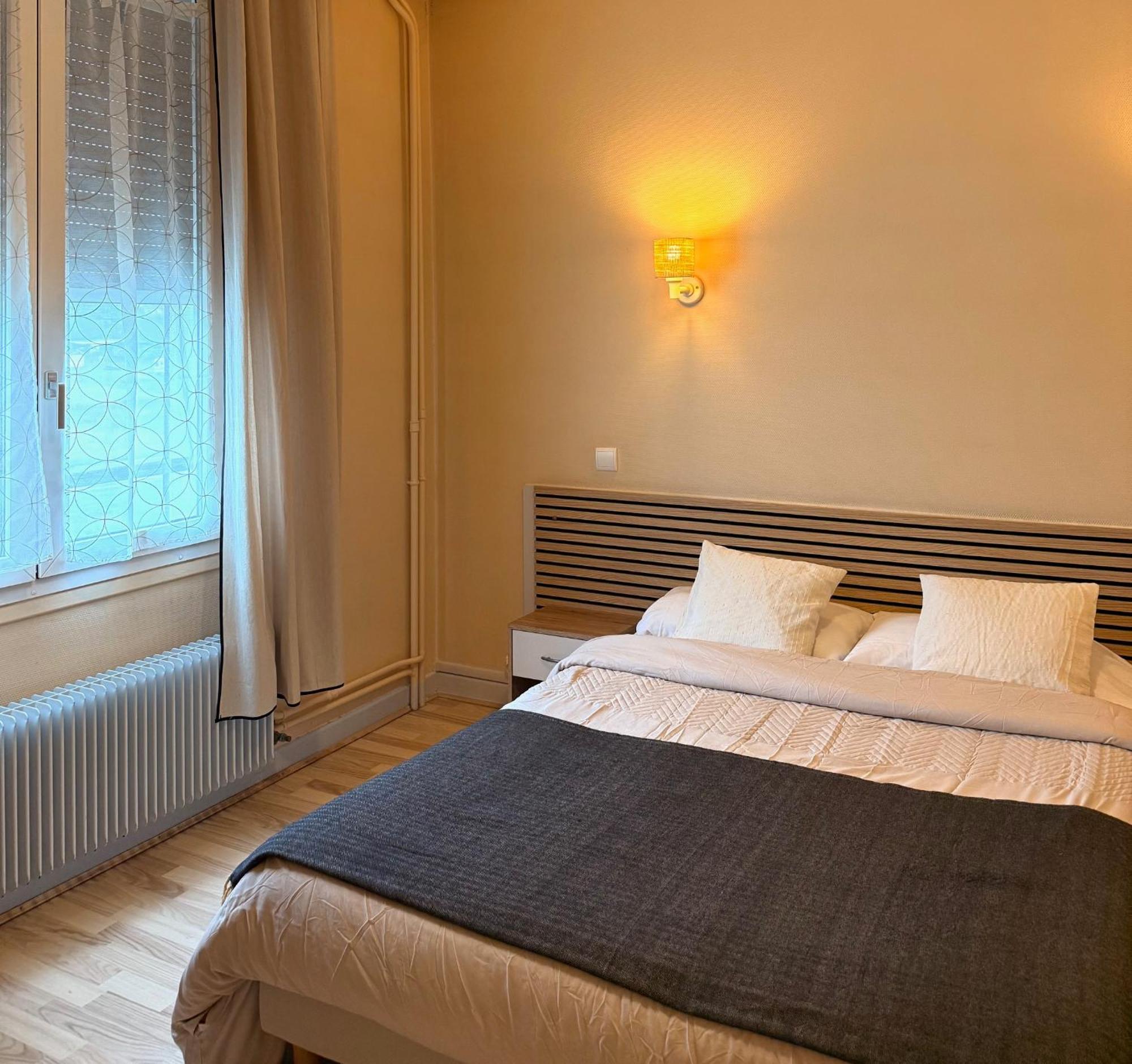 Le Relais De La Route Bleue Hotel Saint-Loup  Buitenkant foto