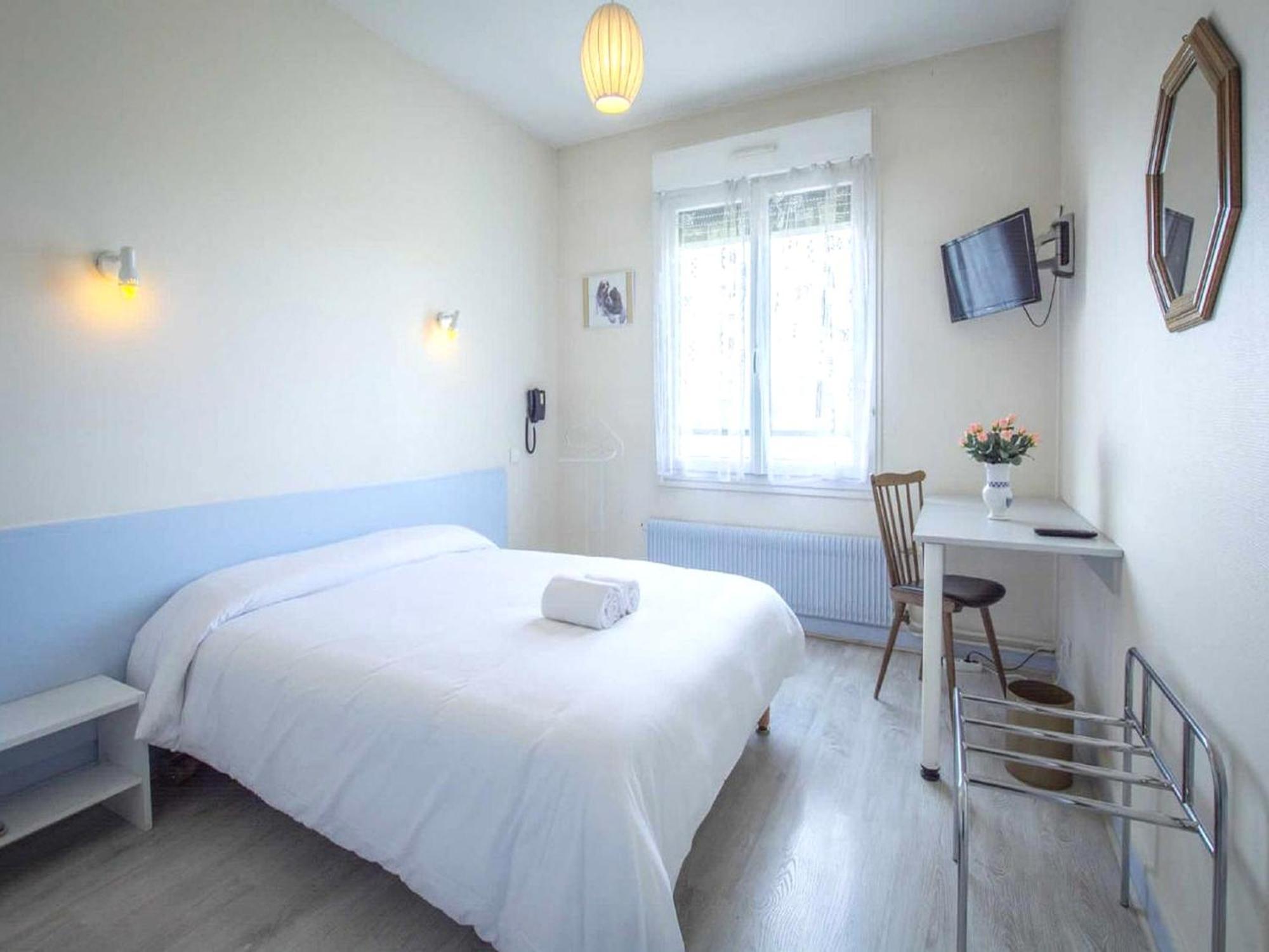 Le Relais De La Route Bleue Hotel Saint-Loup  Buitenkant foto