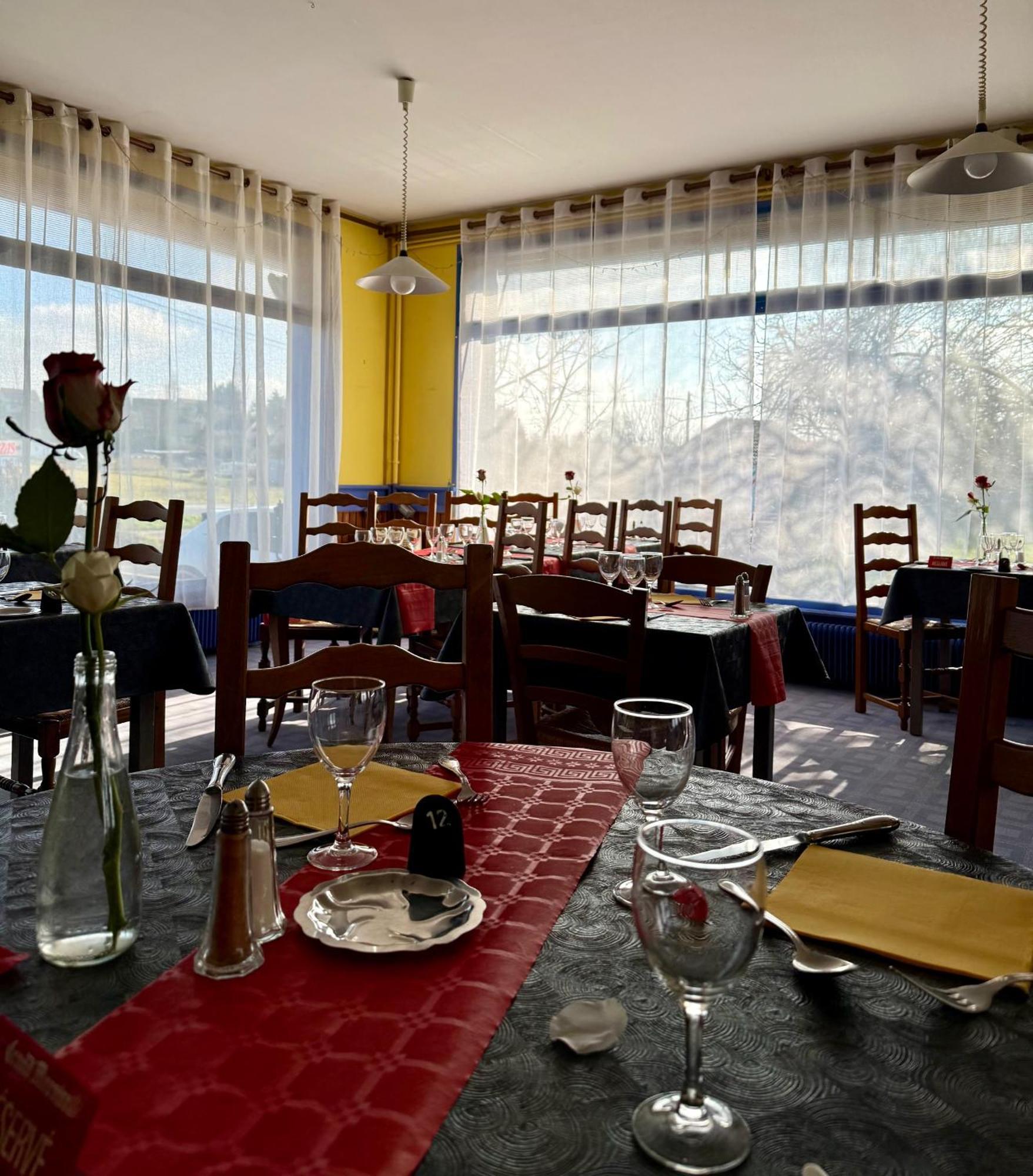 Le Relais De La Route Bleue Hotel Saint-Loup  Buitenkant foto