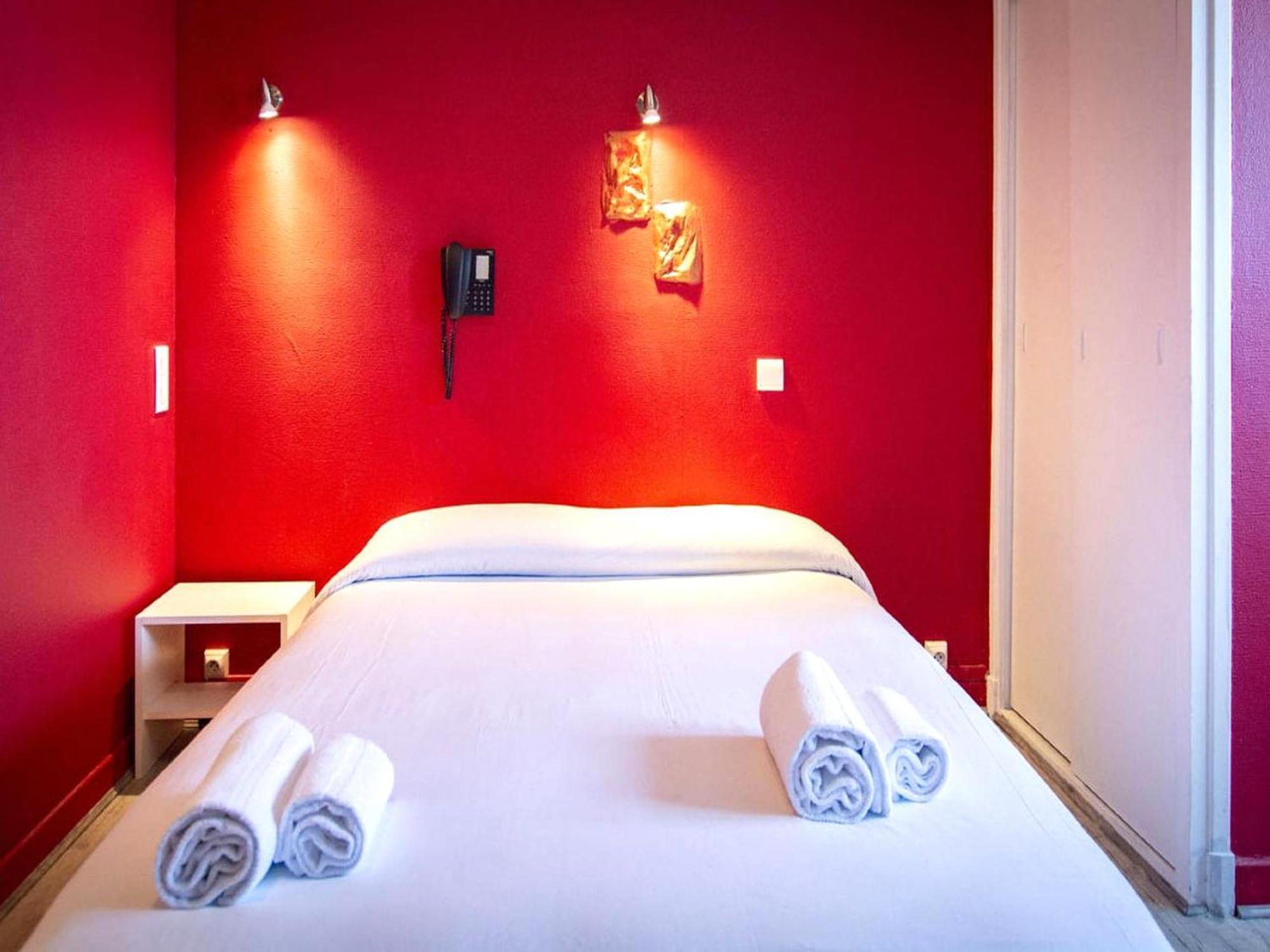Le Relais De La Route Bleue Hotel Saint-Loup  Buitenkant foto