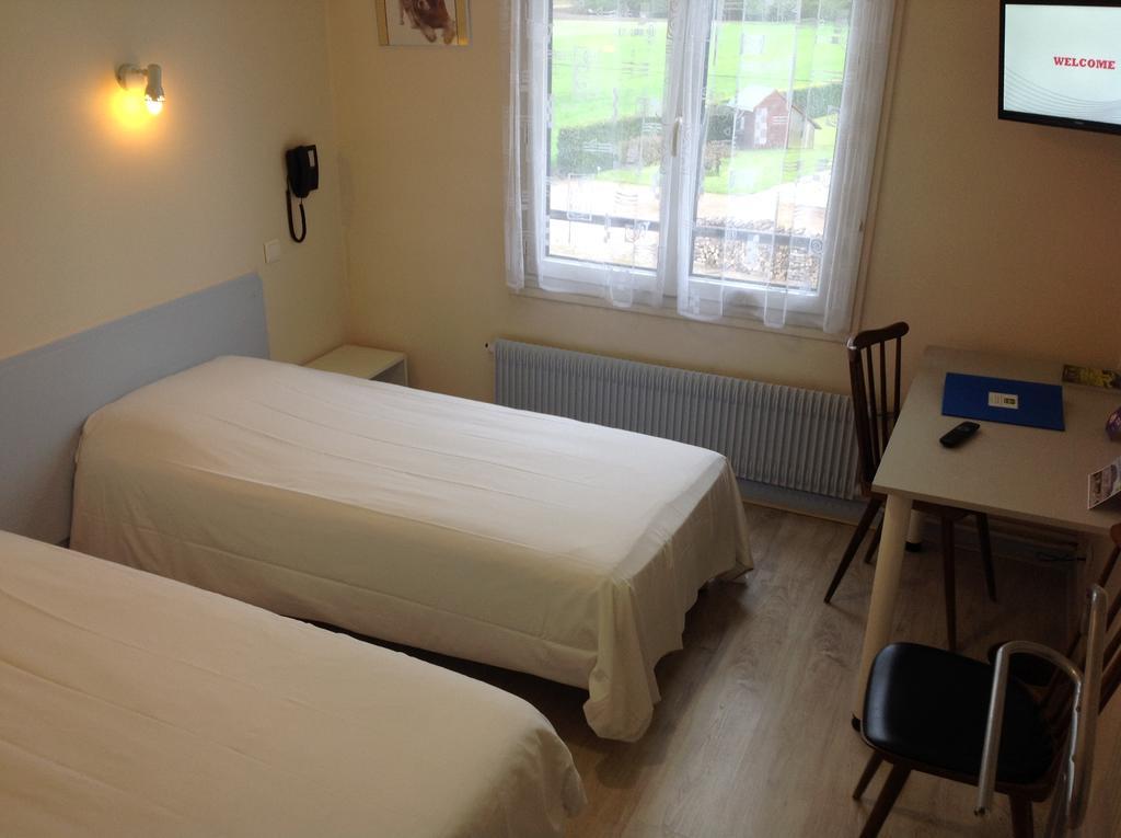 Le Relais De La Route Bleue Hotel Saint-Loup  Buitenkant foto